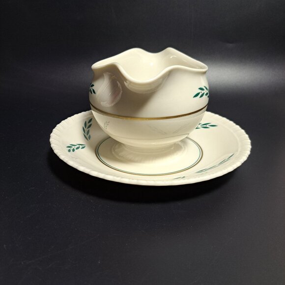 Hanover China Coronation Gravy Sauce Boat Attached Underplate Gold Accents - Picture 5 of 9